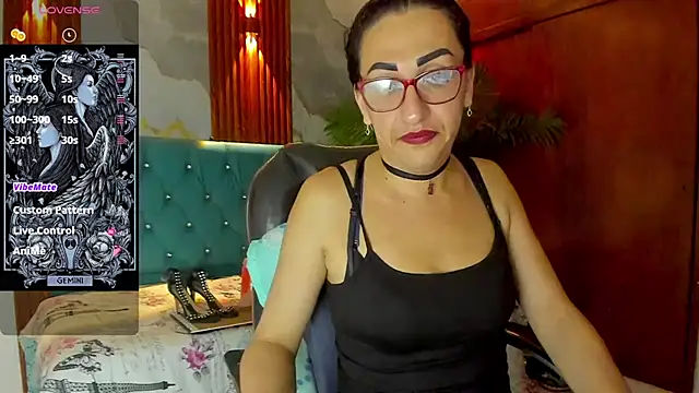 Snapshot of sabrina_dupont chatting on 12/14/25, 01:28 sabrina dupont online show from 12/14/25, 01:28