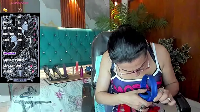 Snapshot of sabrina_dupont chatting on 12/21/25, 01:24 sabrina dupont online show from 12/21/25, 01:24