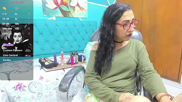 Snapshot of sabrina_dupont chatting on 10/23/25, 12:48 sabrina dupont online show from 10/23/25, 12:48