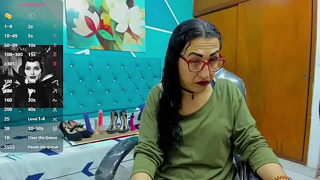 Snapshot of sabrina_dupont chatting on 11/05/25, 12:41 sabrina dupont online show from 11/05/25, 12:41