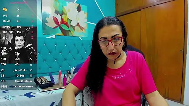 Snapshot of sabrina_dupont chatting on 10/30/25, 12:47 sabrina dupont online show from 10/30/25, 12:47