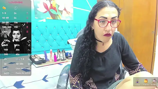 Snapshot of sabrina_dupont chatting on 10/28/25, 01:10 sabrina dupont online show from 10/28/25, 01:10