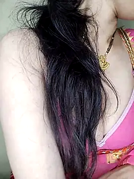 Snapshot of Fair-magic-woman chatting on 03/21/25, 06:29 Fair-magic-woman online show from 03/21/25, 06:29