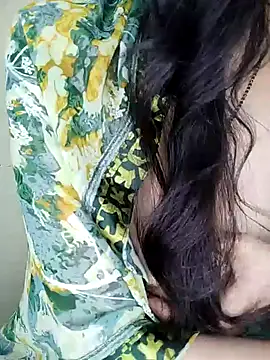 Snapshot of Fair-magic-woman chatting on 02/02/25, 07:46 Fair-magic-woman online show from 02/02/25, 07:46