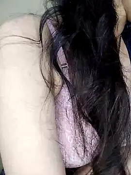 Snapshot of Fair-magic-woman chatting on 02/06/25, 07:40 Fair-magic-woman online show from 02/06/25, 07:40