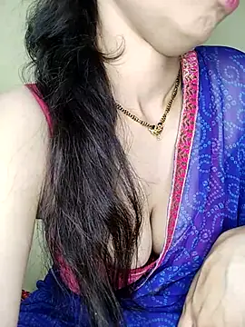 Snapshot of Fair-magic-woman chatting on 03/18/25, 07:01 Fair-magic-woman online show from 03/18/25, 07:01