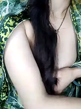 Snapshot of Fair-magic-woman chatting on 02/02/25, 03:10 Fair-magic-woman online show from 02/02/25, 03:10