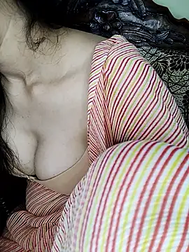 Snapshot of Fair-magic-woman chatting on 09/13/25, 06:41 Fair-magic-woman online show from 09/13/25, 06:41