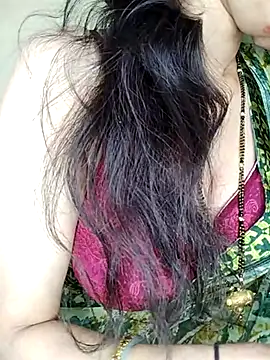 Snapshot of Fair-magic-woman chatting on 03/10/25, 09:40 Fair-magic-woman online show from 03/10/25, 09:40