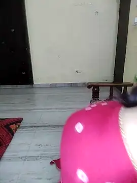 Snapshot of Fair-magic-woman chatting on 02/08/26, 11:30 Fair-magic-woman online show from 02/08/26, 11:30