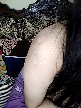 Snapshot of Fair-magic-woman chatting on 02/05/26, 09:21 Fair-magic-woman online show from 02/05/26, 09:21