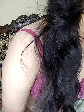 Snapshot of Fair-magic-woman chatting on 10/12/25, 10:49 Fair-magic-woman online show from 10/12/25, 10:49