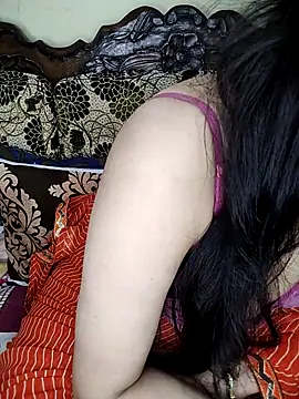 Snapshot of Fair-magic-woman chatting on 02/02/26, 07:13 Fair-magic-woman online show from 02/02/26, 07:13