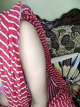 Snapshot of Fair-magic-woman chatting on 10/03/25, 09:16 Fair-magic-woman online show from 10/03/25, 09:16