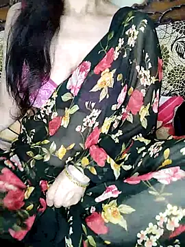 Snapshot of Fair-magic-woman chatting on 09/23/25, 07:43 Fair-magic-woman online show from 09/23/25, 07:43