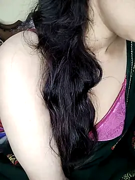 Snapshot of Fair-magic-woman chatting on 10/06/25, 08:53 Fair-magic-woman online show from 10/06/25, 08:53