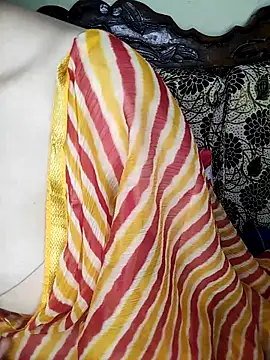 Snapshot of Fair-magic-woman chatting on 09/17/25, 06:21 Fair-magic-woman online show from 09/17/25, 06:21