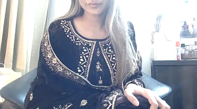 Snapshot of trippy_tina chatting on 01/30/25, 06:32 trippy tina online show from 01/30/25, 06:32