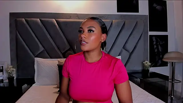 Snapshot of brenda_nova18 chatting on 09/26/25, 09:21 brenda nova18 online show from 09/26/25, 09:21