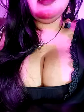 Suhanakhan00 online show from 01/12/26, 07:48