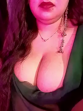 Snapshot of Suhanakhan00 chatting on 05/06/26, 09:57 Suhanakhan00 online show from 05/06/26, 09:57