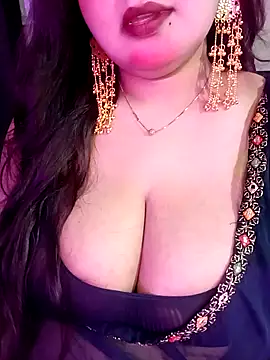 Snapshot of Suhanakhan00 chatting on 04/29/26, 06:03 Suhanakhan00 online show from 04/29/26, 06:03
