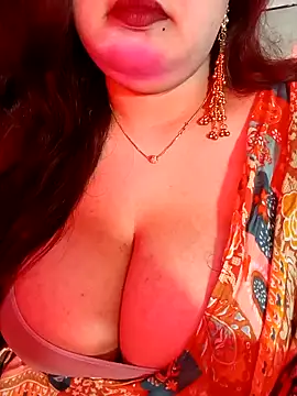 Snapshot of Suhanakhan00 chatting on 05/30/26, 06:13 Suhanakhan00 online show from 05/30/26, 06:13