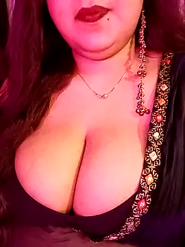 Snapshot of Suhanakhan00 chatting on 05/01/26, 05:29 Suhanakhan00 online show from 05/01/26, 05:29