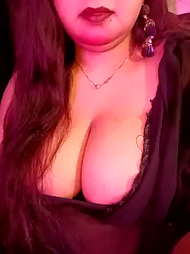 Suhanakhan00 online show from 04/02/26, 08:48