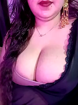 Snapshot of Suhanakhan00 chatting on 05/14/26, 10:01 Suhanakhan00 online show from 05/14/26, 10:01