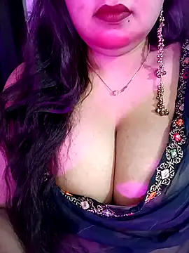 Snapshot of Suhanakhan00 chatting on 04/25/26, 07:55 Suhanakhan00 online show from 04/25/26, 07:55
