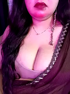 Snapshot of Suhanakhan00 chatting on 05/05/26, 09:23 Suhanakhan00 online show from 05/05/26, 09:23