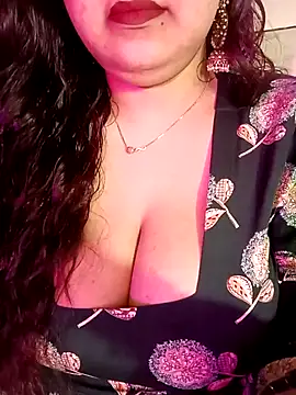 Snapshot of Suhanakhan00 chatting on 05/26/26, 11:30 Suhanakhan00 online show from 05/26/26, 11:30