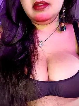 Suhanakhan00 online show from 10/22/25, 04:28