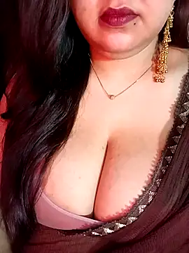 Suhanakhan00 online show from 06/03/26, 06:12