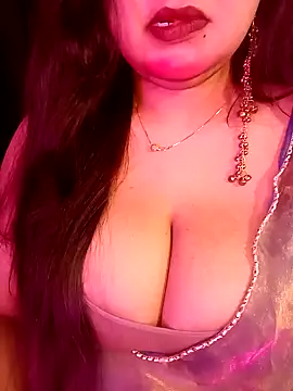 Suhanakhan00 online show from 04/05/26, 08:32