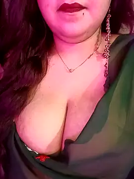 Snapshot of Suhanakhan00 chatting on 05/02/26, 08:08 Suhanakhan00 online show from 05/02/26, 08:08