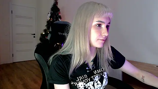 Princess Shy    online show from 02/18/25, 05:42