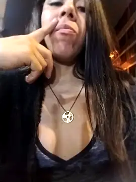 Snapshot of Karenn12 chatting on 09/18/25, 03:31 Karenn12 online show from 09/18/25, 03:31