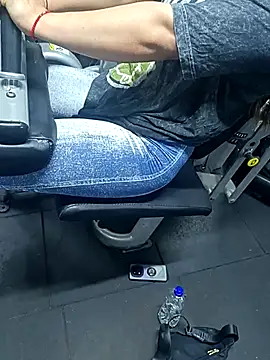 Snapshot of Karenn12 chatting on 11/07/25, 02:05 Karenn12 online show from 11/07/25, 02:05