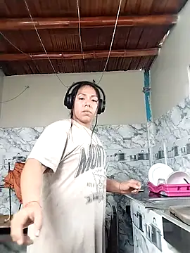 Snapshot of Karenn12 chatting on 09/24/25, 06:58 Karenn12 online show from 09/24/25, 06:58