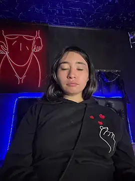 Sophie LS online show from 12/23/25, 02:22