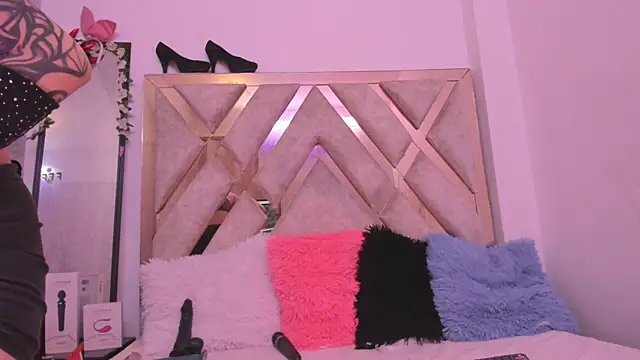 sarawiliamx online show from 11/22/25, 05:39