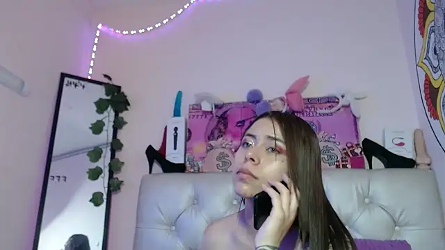 Snapshot of sarawiliamx chatting on 03/03/25, 02:22 sarawiliamx online show from 03/03/25, 02:22
