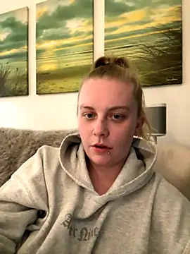 Snapshot of Vixen_Mistress_Ali chatting on 11/19/25, 08:31 Vixen Mistress Ali online show from 11/19/25, 08:31