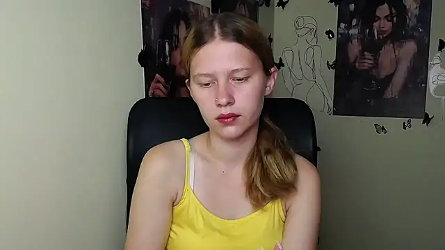 Snapshot of StellaCRL chatting on 06/17/26, 06:24 StellaCRL online show from 06/17/26, 06:24