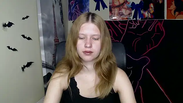 Snapshot of StellaCRL chatting on 04/19/26, 11:55 StellaCRL online show from 04/19/26, 11:55