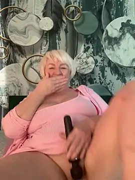 Laura Millf online show from 02/26/26, 11:43