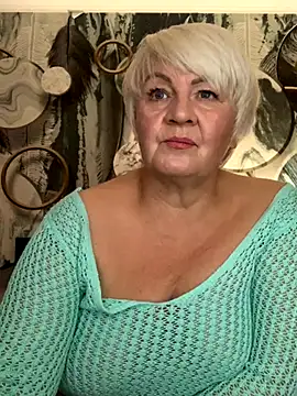 Laura Millf online show from 10/05/25, 03:36