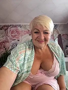 Snapshot of Laura_Millf chatting on 07/06/26, 05:04 Laura Millf online show from 07/06/26, 05:04